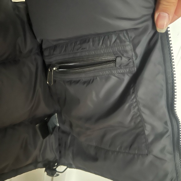 The North Face Jet Black Insulated Vest - Picture 6 of 6